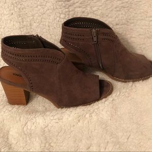 Women’s Brown Sonoma Heel size 6.5
